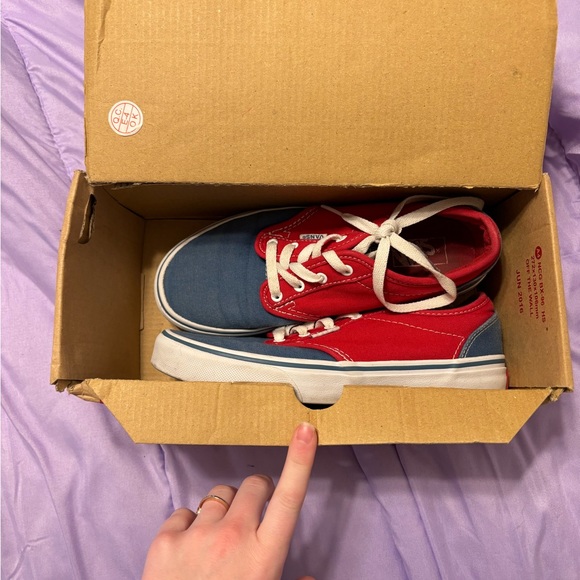 super cute blue & red vans women’s 5 3Y - Picture 2 of 7